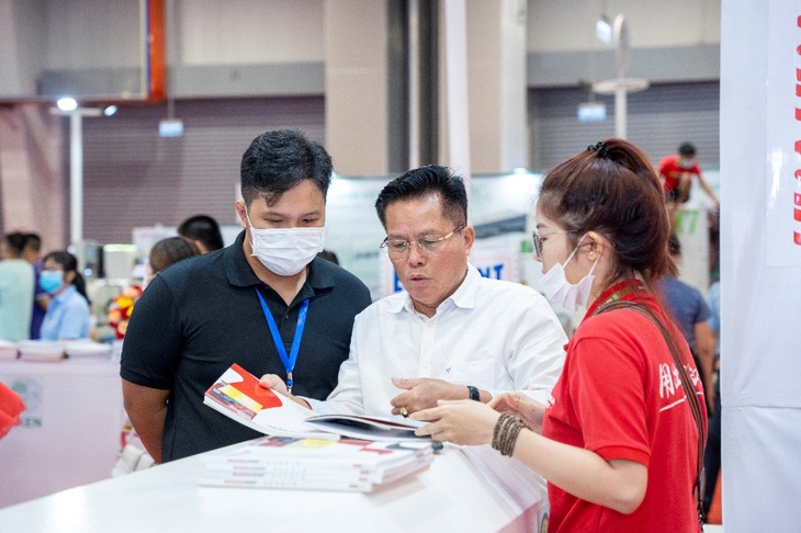 Hội chợ máy và nguyên liệu gỗ quốc tế Bình Dương - Ảnh 3. Hội chợ máy và nguyên liệu gỗ quốc tế Bình Dương - Ảnh 3.