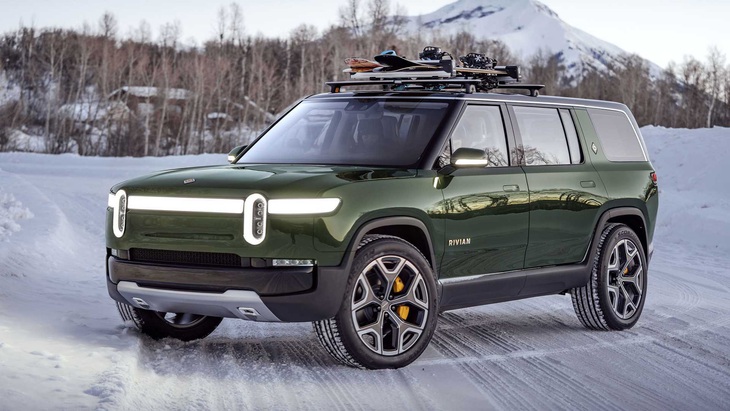 3. Rivian R1S. Tốc độ tối đa: 201km/h, khả năng tăng tốc từ 0 - 96km/h: 3,0 giây. Điểm chung của SUV điện &quot;hiệu suất cao&quot; là chúng không có tốc độ tối đa quá tốt vì giới hạn nhiệt và lưu ý về độ bền của pin. Tuy nhiên, mô-men xoắn cao đạt được gần như tức thời ngay sau khi đạp chân ga giúp 3 vị trí SUV tăng tốc nhanh nhất thế giới đều của xe điện - Ảnh: Motor1