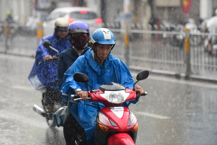 Hôm nay 31-5, nhiều nơi thời tiết mưa to - Ảnh: QUANG ĐỊNH