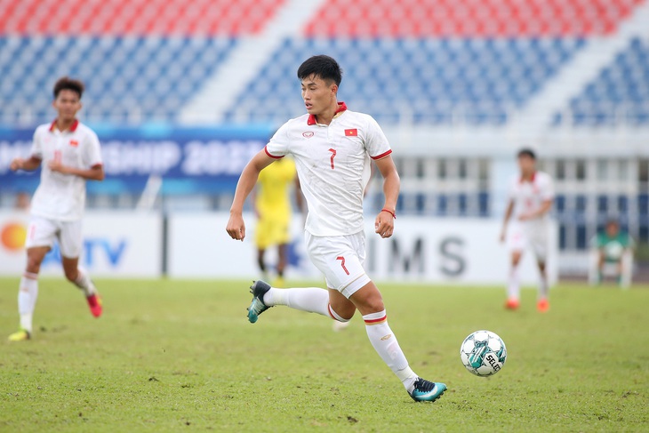 Tiền vệ Nguyễn Văn Trường không dự Asiad 19 vì bận tập trung cùng CLB Hà Nội thi đấu AFC Champions League - Ảnh: HOÀNG TÙNG