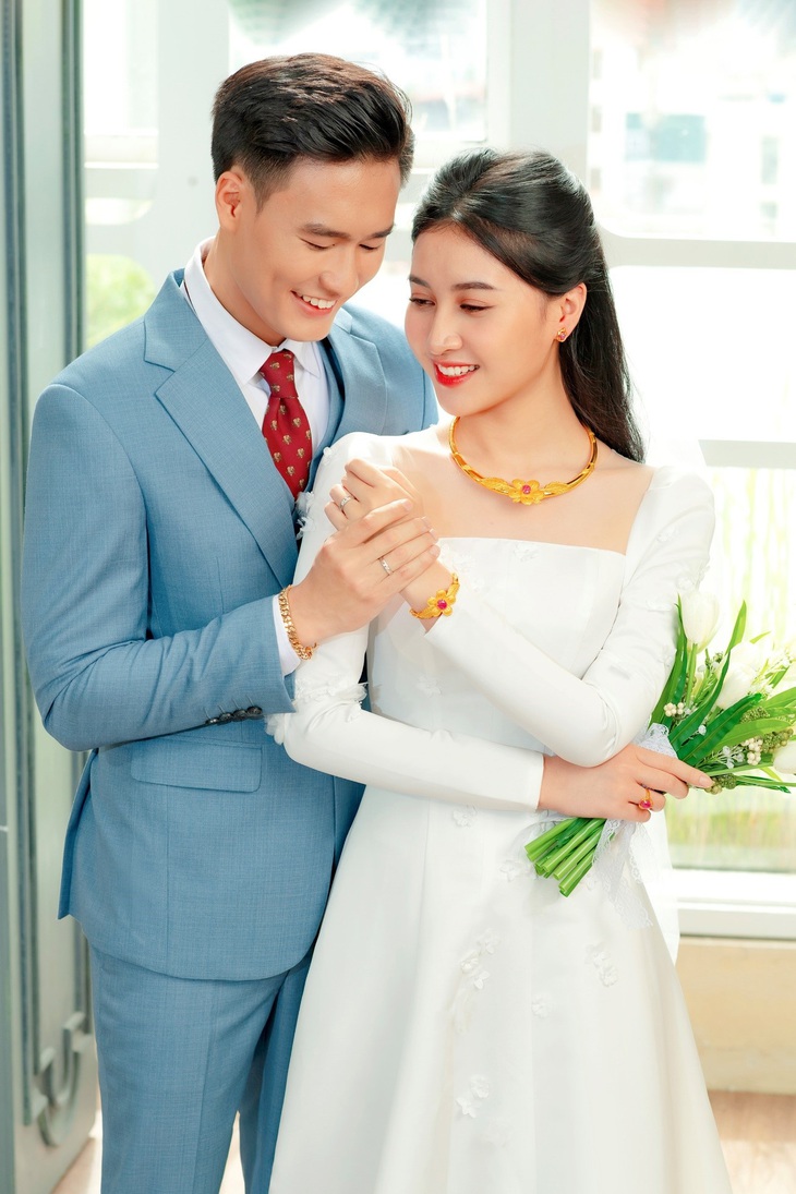 Trang phục váy cưới cô dâu tinh tế, phong cách đến từ thương hiệu Bella Bridal