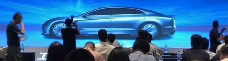 Hình ảnh Yangwang U6 được tiết lộ trong một sự kiện ở Trung Quốc gần đây - Ảnh: Car News China