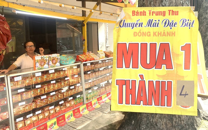 Bánh trung thu mua 1 tặng 4, là tặng bao nhiêu?