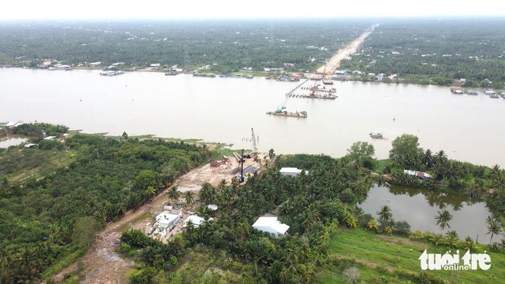 Dự án cầu Rạch Miễu 2 nối Tiền Giang với Bến Tre phải lùi thời gian hoàn thành sang năm 2026 thay vì năm 2025 - Ảnh: MẬU TRƯỜNG