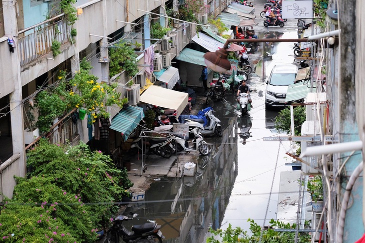 Các đoàn kiểm tra sẽ tổng rà soát kể cả các chung cư cũ trên địa bàn TP.HCM về an toàn phòng cháy chữa cháy - Ảnh: PHƯƠNG NHI