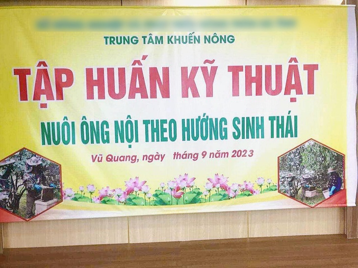 Ảnh vui 19-9: Tập huấn 'nuôi ông nội' theo hướng sinh thái - Ảnh 1. Từ "ong nội" thành "ông nội": một lần sai chính tả, cả nước biết!