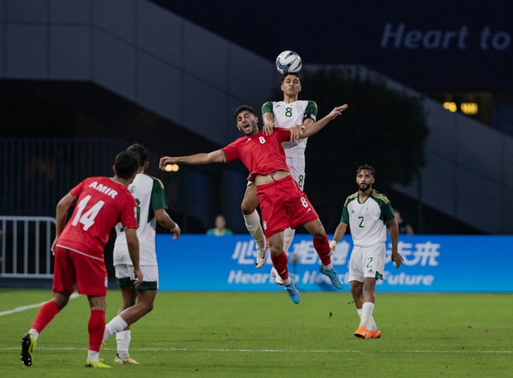 Olympic Iran (áo đỏ) mạnh nhưng Olympic Việt Nam hoàn toàn có thể giành kết quả tốt - Ảnh: AFC