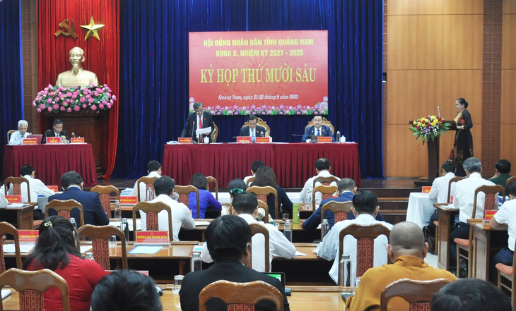 Quảng Nam đề xuất hỗ trợ lễ tang, phúng viếng cán bộ, công chức khi từ trần - Ảnh 1. Các đại biểu dự kỳ họp thứ 16, HĐND tỉnh Quảng Nam - Ảnh: L.TRUNG