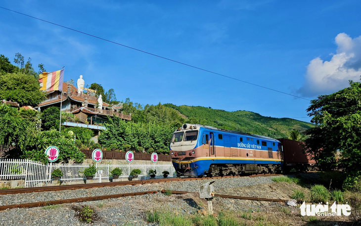 Chùa Linh Sơn Pháp Ấn là điểm dừng chân cuối cùng của hành trình 