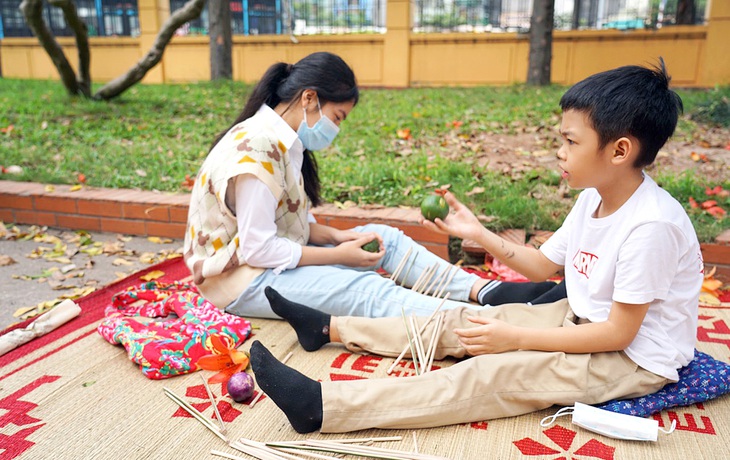 Trẻ em không nên bị gượng ép theo ý chí người lớn mà hãy để các tâm hồn được ngây thơ tự nhiên - Ảnh: NVCC