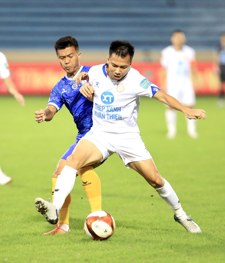 Nhà vô địch V-League 2023 - 2024 sẽ được nhận thưởng tới 5 tỉ đồng - Ảnh: MINH ĐỨC