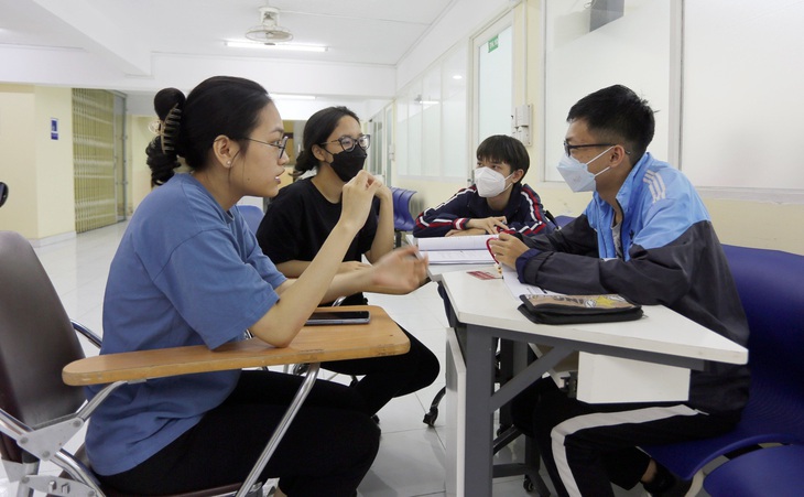 Nhóm sinh viên năm thứ hai trở lên được ghi nhận không chú trọng tham gia bảo hiểm y tế - Ảnh: PHƯƠNG QUYÊN