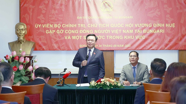 Chủ tịch Quốc hội Vương Đình Huệ phát biểu tại buổi gặp mặt - Ảnh: DOÃN TẤN