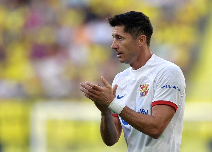 Lewandowski chỉ trích 'trọng tài đang giết chết La Liga' - Ảnh: REUTERS