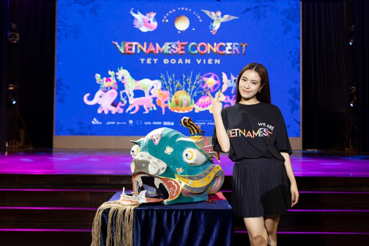 Ca sĩ Hoàng Thùy Linh tại họp báo Vietnamese Concert - Ảnh: NVCC