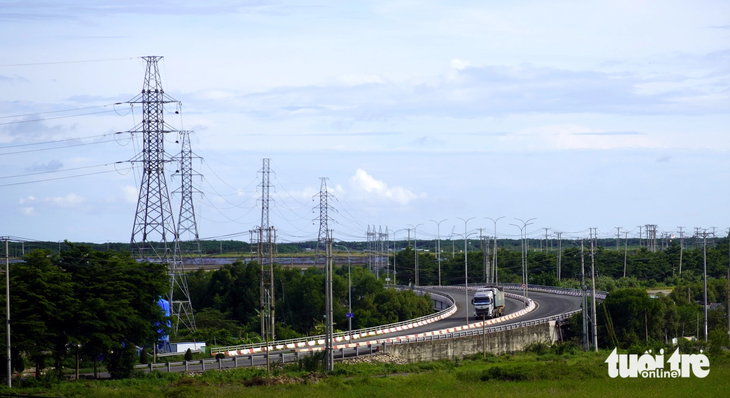 Đường liên cảng ở Cái Mép - Thị Vải được đầu tư khang trang, rộng rãi cũng là một yếu tố quan trọng để logistics phát triển - Ảnh: ĐÔNG HÀ