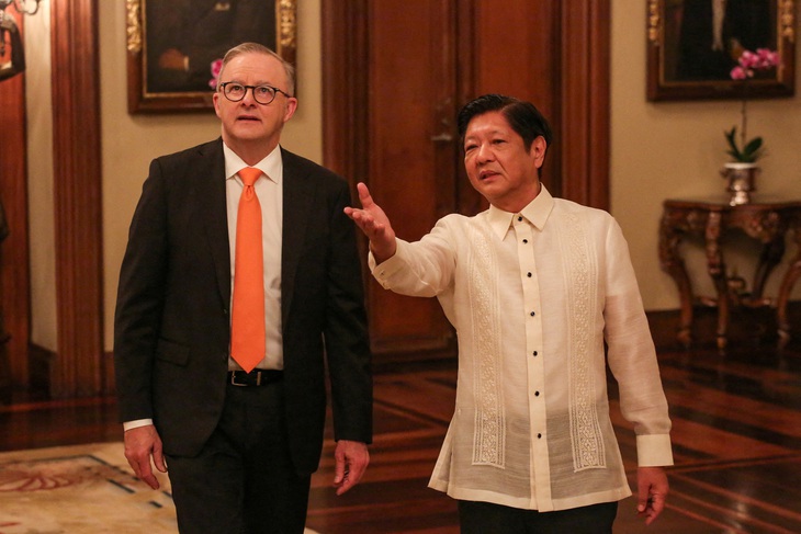 Tổng thống Philippines Ferdinand Marcos Jr. (phải) và Thủ tướng Úc Anthony Albanese trong cuộc gặp tại Điện Malacanang ở Manila, Philippines ngày 8-9 - Ảnh: REUTERS