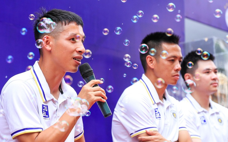 Tiền vệ Đỗ Hùng Dũng: "CLB Hà Nội tự tin chiến thắng các đội từ Hàn Quốc, Trung Quốc"