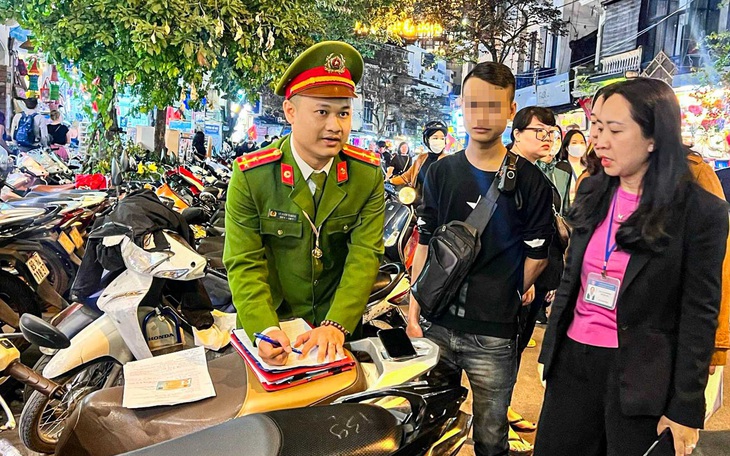 Trông xe &quot;chặt chém&quot; đêm đón năm mới, hàng chục trường hợp bị phạt 7,5 triệu đồng