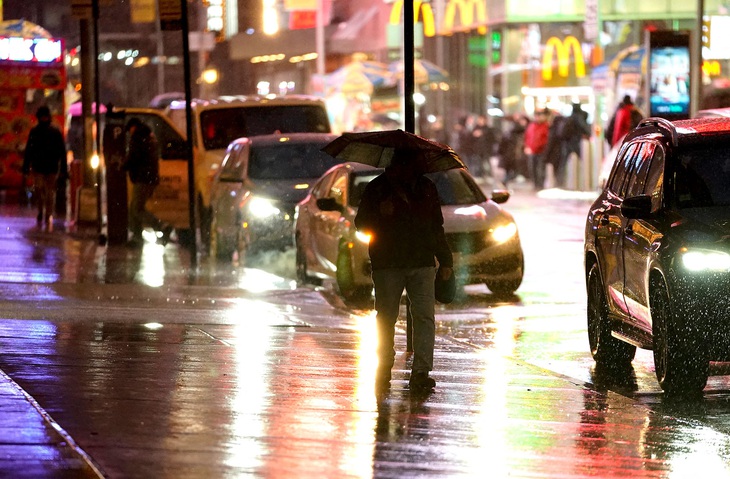 Thành phố New York đang phải đối mặt với những cơn gió giật lên tới 70 dặm/h - Ảnh: GETTY IMAGES