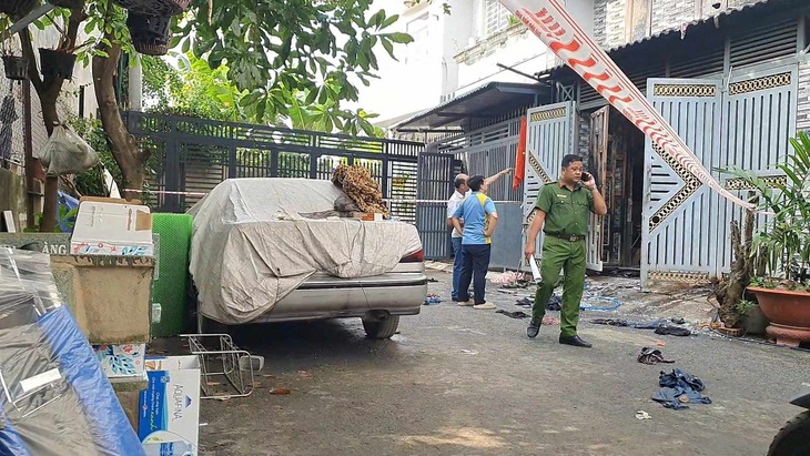 Hiện trường vụ cháy nhà ở quận 12 khiến một người đàn ông tử vong - Ảnh: B.H.