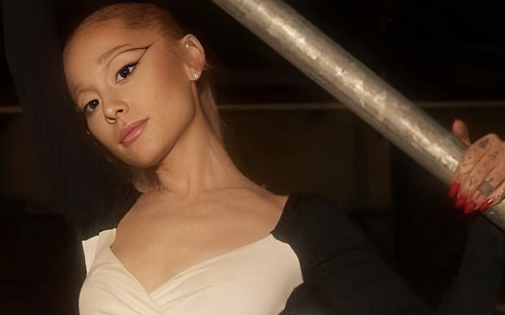 Màn tái xuất chấn động của Ariana Grande sau hơn ba năm