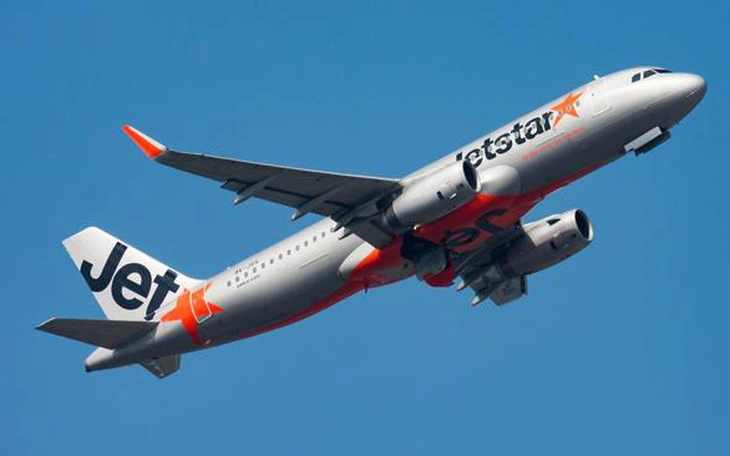 Jetstar thu phí hành lý xách tay để trên ngăn phía trên - Ảnh 3.
