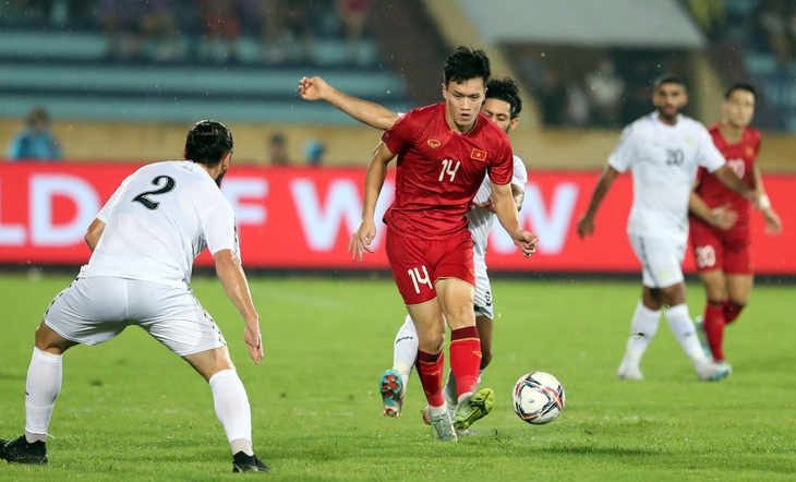 Hoàng Đức (14) ở trận giao hữu thắng Palestine 2-0 - Ảnh: N.K.