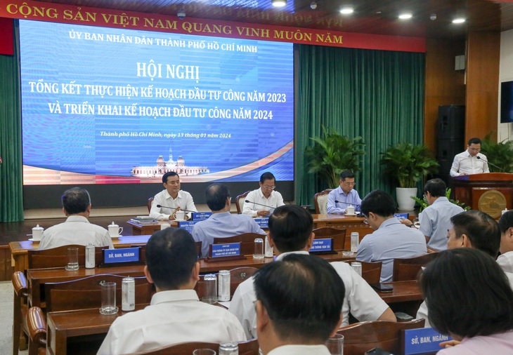 Hội nghị tổng kết thực hiện kế hoạch đầu tư công năm 2023 và triển khai nhiệm vụ năm 2024 - Ảnh: THẢO LÊ