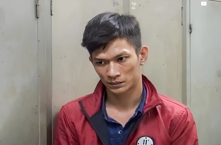 Bắt nghi phạm đâm nữ nhân viên quán cà phê rồi trốn vào Bình Thuận- Ảnh 1. Nghi phạm Nguyễn Thành Trung sau khi dùng kéo đâm nữ nhân viên quán cà phê thì lẩn trốn vào Bình Thuận - Ảnh: Công an cung cấp