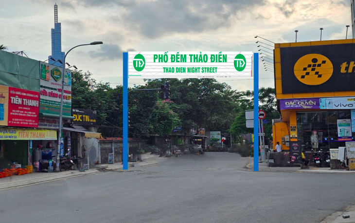 Phố đêm Thảo Điền được tổ chức tại một phần đường Xuân Thủy tiếp giáp với Quốc Hương, Nguyễn Văn Hưởng 