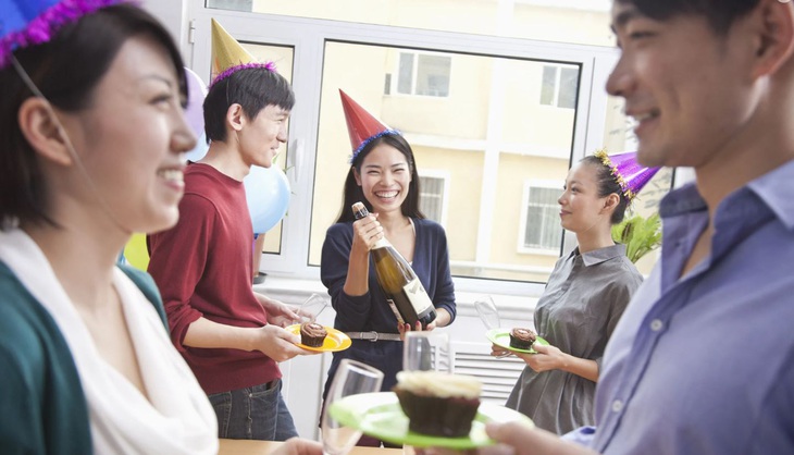 Bị phạt bò giữa đường vì chơi team building thua- Ảnh 2. Nhiều ồn ào bởi team building gây ra khiến dân mạng Trung Quốc
