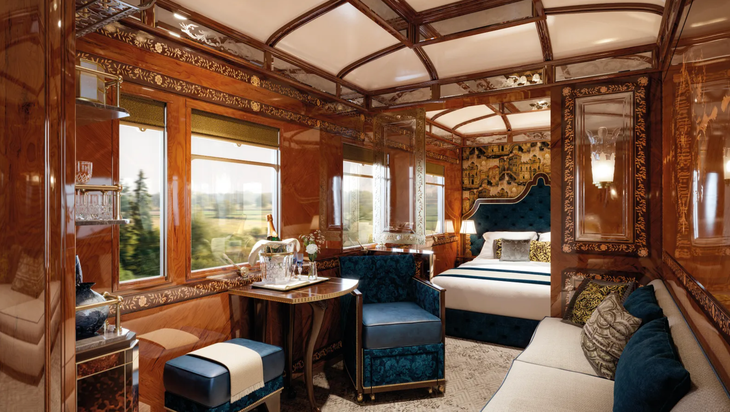 Bên trong tàu Venice Simplon-Orient-Express - Ảnh: VOUGE