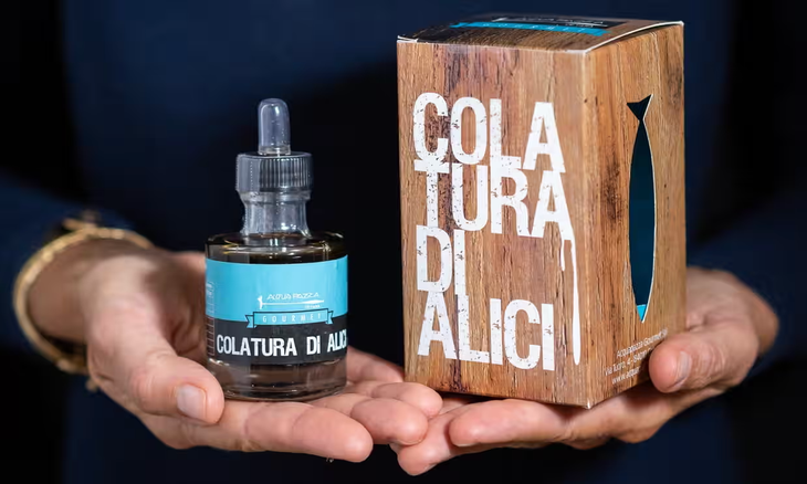 Một lít nước mắm colatura di alici có giá lên đến vài triệu đồng hoặc hơn - Ảnh: GOURMET CETERA