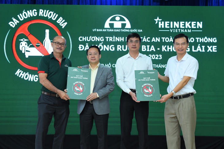 Năm 2023 kỷ niệm 13 năm quan hệ hợp tác bền chặt giữa HEINEKEN Việt Nam và Ủy ban An toàn giao thông quốc gia (NTSC)