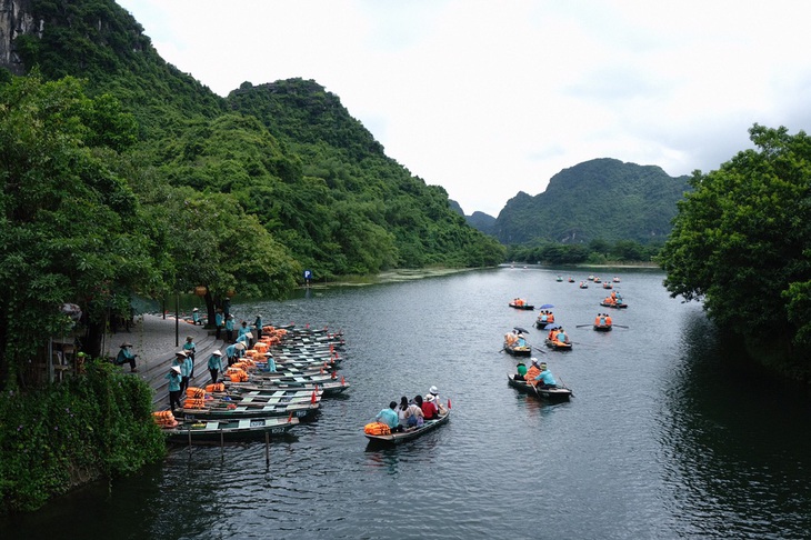 Đến nay, Tràng An đã trở thành điểm đến không thể bỏ qua của du khách khi đến với mảnh đất Ninh Bình - Ảnh: NAM TRẦN