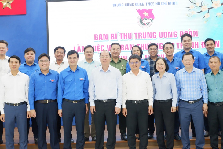 Đoàn công tác Trung ương Đoàn và Thành ủy TP.HCM trong buổi làm việc với Thành Đoàn TP.HCM chiều 24-1 - Ảnh: K.ANH