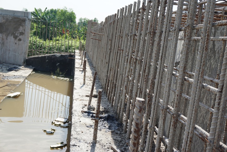 Dự án 2,7km đường vành đai 2 ngưng trệ quá lâu, lãi vay theo tính toán của nhà đầu tư đã hơn 800 tỉ đồng - Ảnh: ĐỨC PHÚ