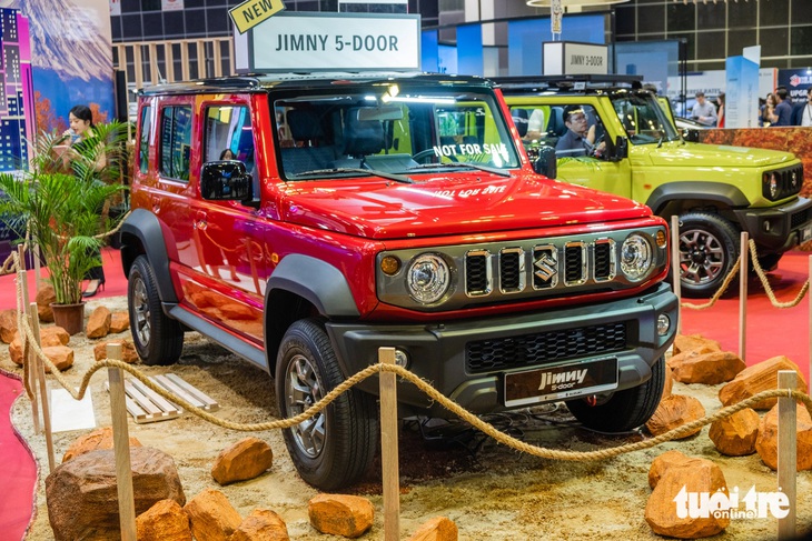 Trước đó, Suzuki Jimny 5 cửa đã xuất hiện tại triển lãm Singapore Motorshow 2024, song chưa chính thức mở bán - Ảnh: QUỐC MINH