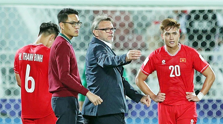 VFF và HLV Troussier phải có những phân tích kỹ lưỡng về thất bại ở Asian Cup 2023 để hướng đến kết quả tốt ở vòng loại World Cup 2026 - Ảnh: HOÀNG TUẤN