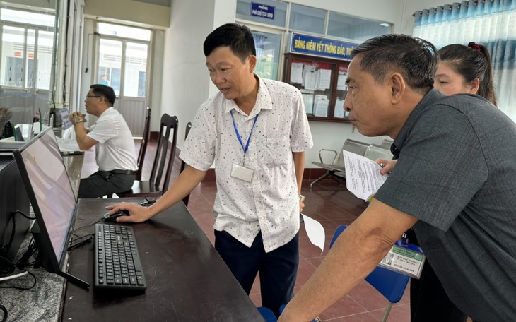 Bạn đọc tranh luận chuyện cán bộ ăn trưa trong giờ, không xét nét quá, nên trọng hiệu quả - Ảnh 2.
