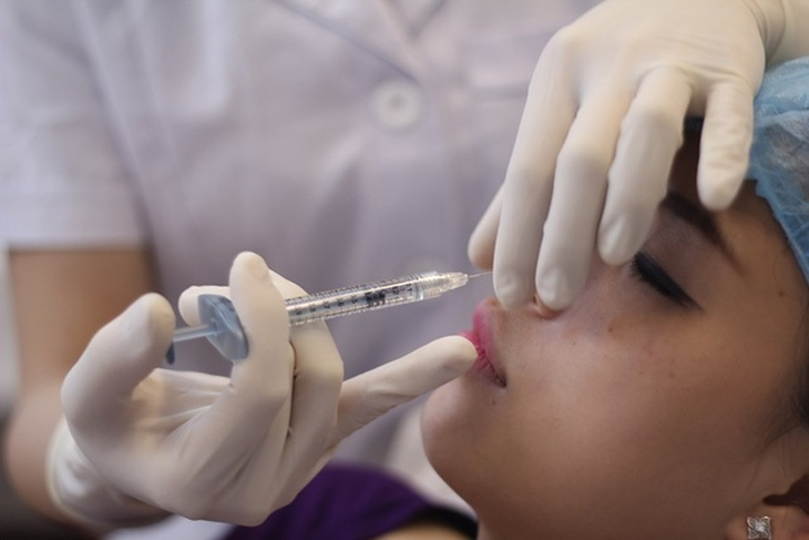 Tiêm botulinum - Ảnh 1.