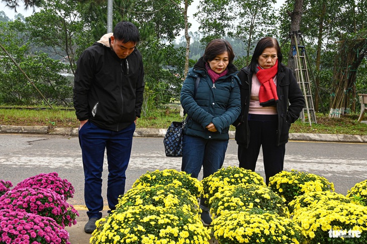 Người phụ nữ 'hóa' nhật ký thay vàng mã cho chồng lễ tảo mộ cuối năm- Ảnh 9.