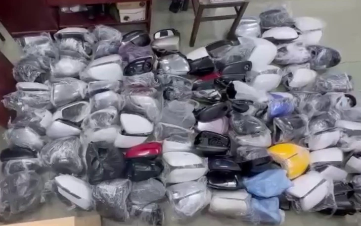 Sinh viên năm nhất đi bẻ trộm gương ô tô bán lấy tiền trả nợ ở TPHCM - Ảnh 2.