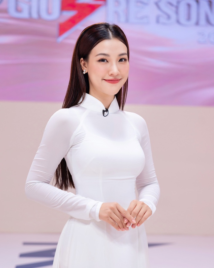 Lận đận đời 'Chị đẹp'- Ảnh 1. MC Hoàng Oanh