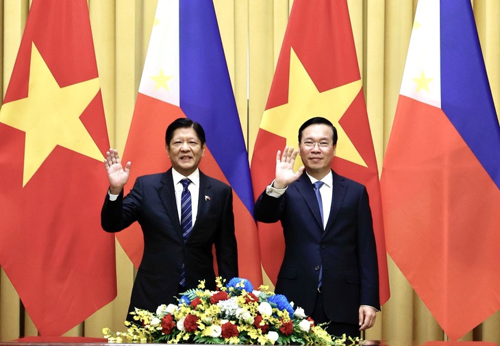 Chủ tịch nước Võ Văn Thưởng và Tổng thống Philippines Ferdinand Marcos Jr. trước khi bước vào hội đàm ngày 30-1 - Ảnh: NHƯ Ý