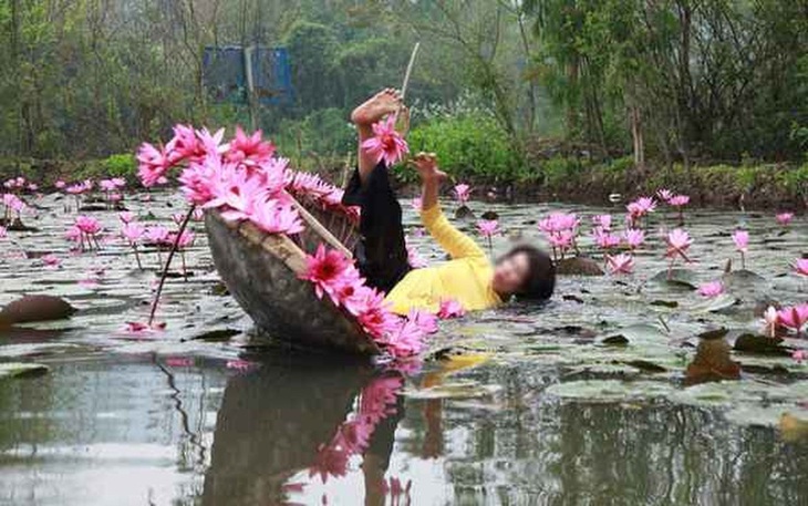 7749 kiểu bi hài khi chụp ảnh áo dài đón Tết- Ảnh 5. Bức ảnh phát ra âm thanh: