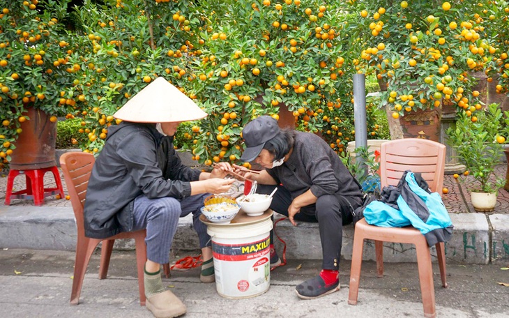 Không dễ 