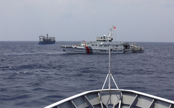 Philippines: Hai tàu Trung Quốc theo dõi tàu Philippines, Mỹ