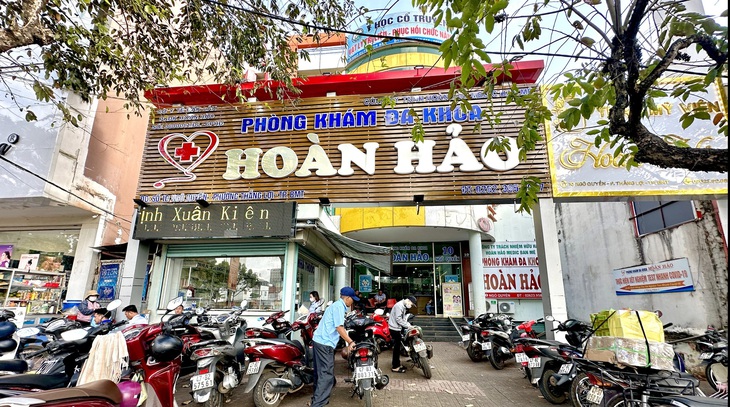 Phòng khám đa khoa Hoàn Hảo tọa lạc tại số 10 Ngô Quyền, phường Thắng Lợi, TP Buôn Ma Thuột, Đắk Lắk) luôn đặt sự tiện ích, hài lòng của người dân lên hàng đầu - Ảnh: THẾ THẾ